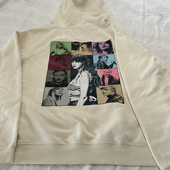 Taylor Swift Eras Tour Hooded Sweatshirt off white size medium - Picture 9 of 10